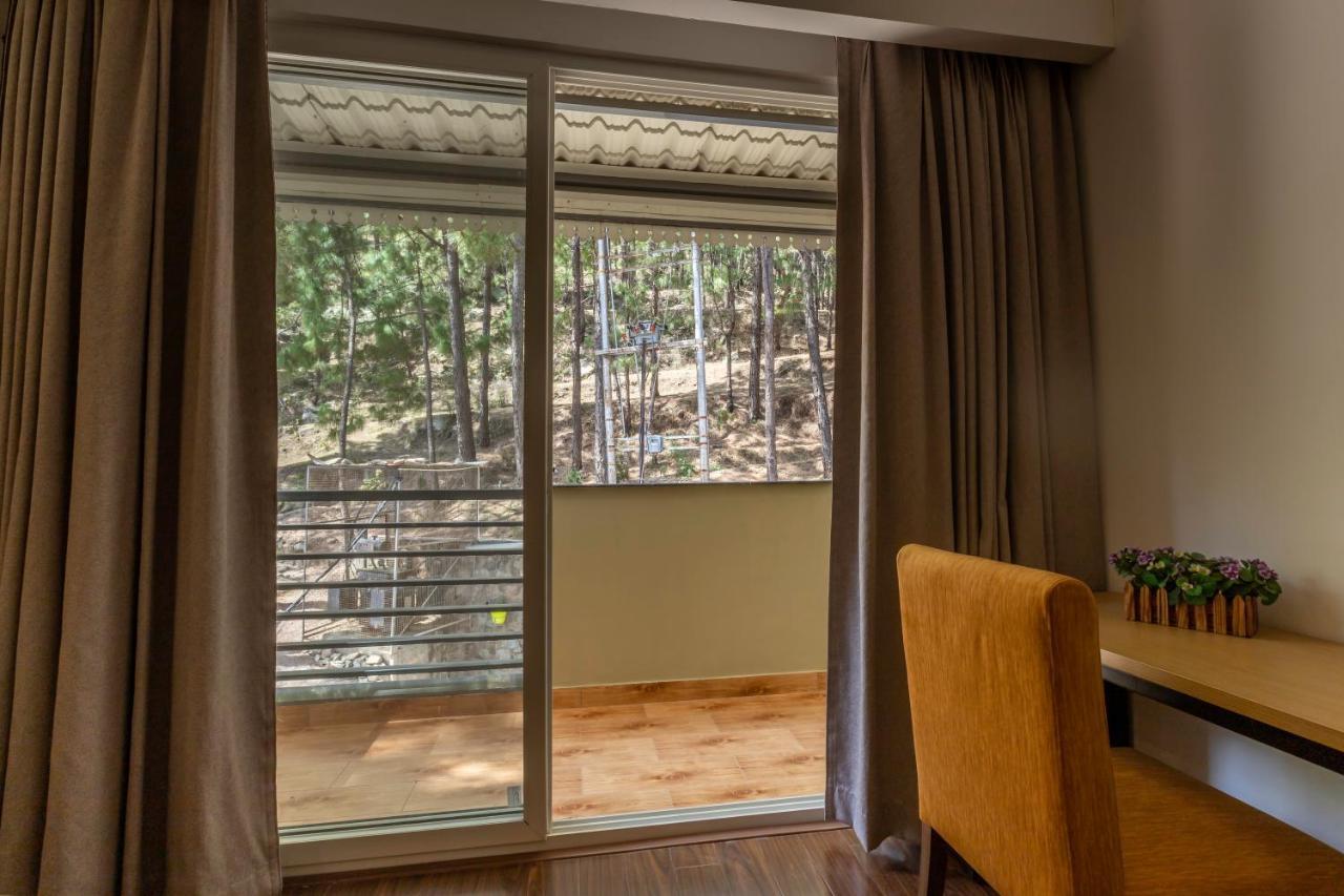 Pine Maderas By Embrace Apartment Kasauli Exterior photo