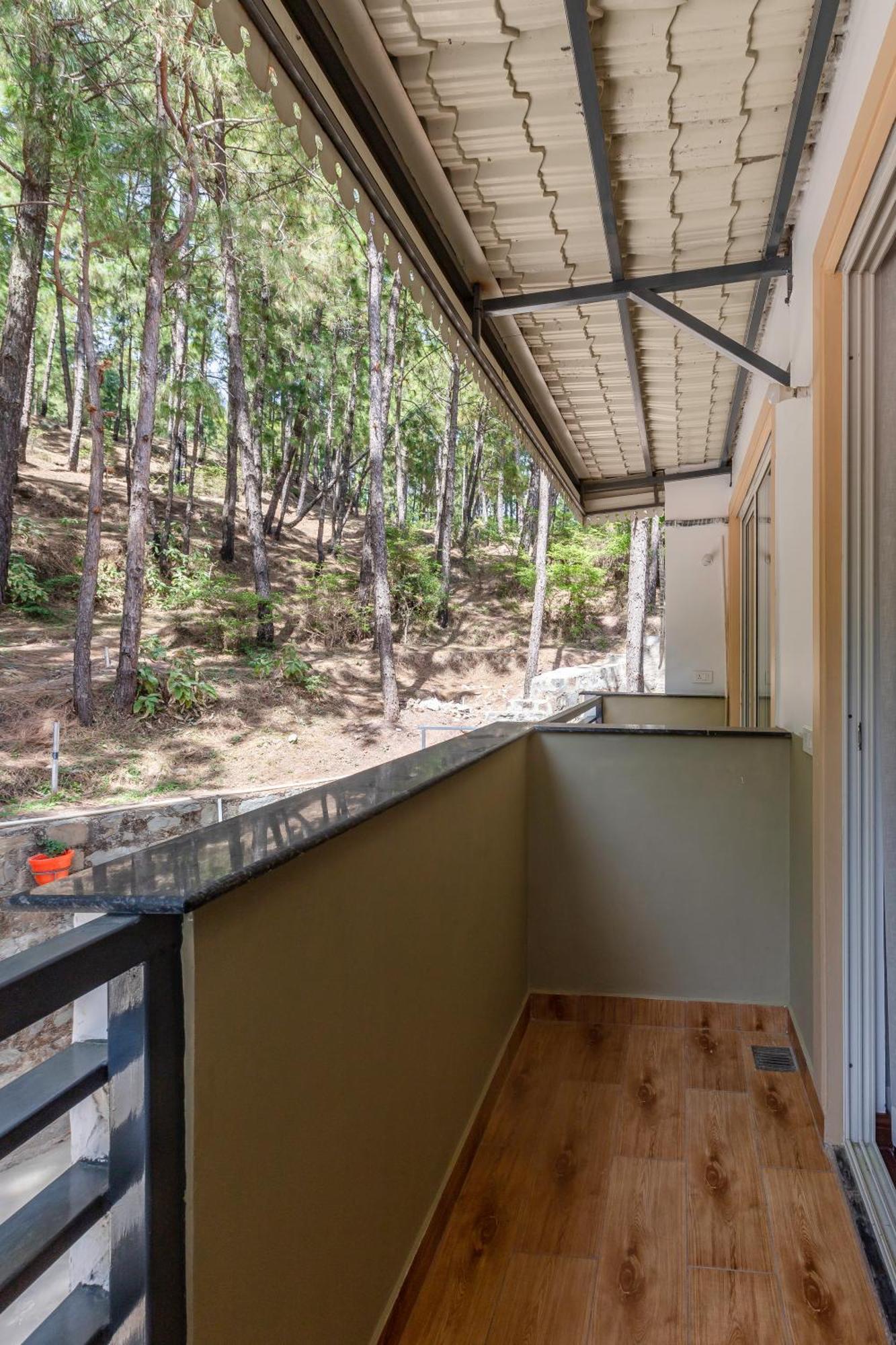 Pine Maderas By Embrace Apartment Kasauli Exterior photo